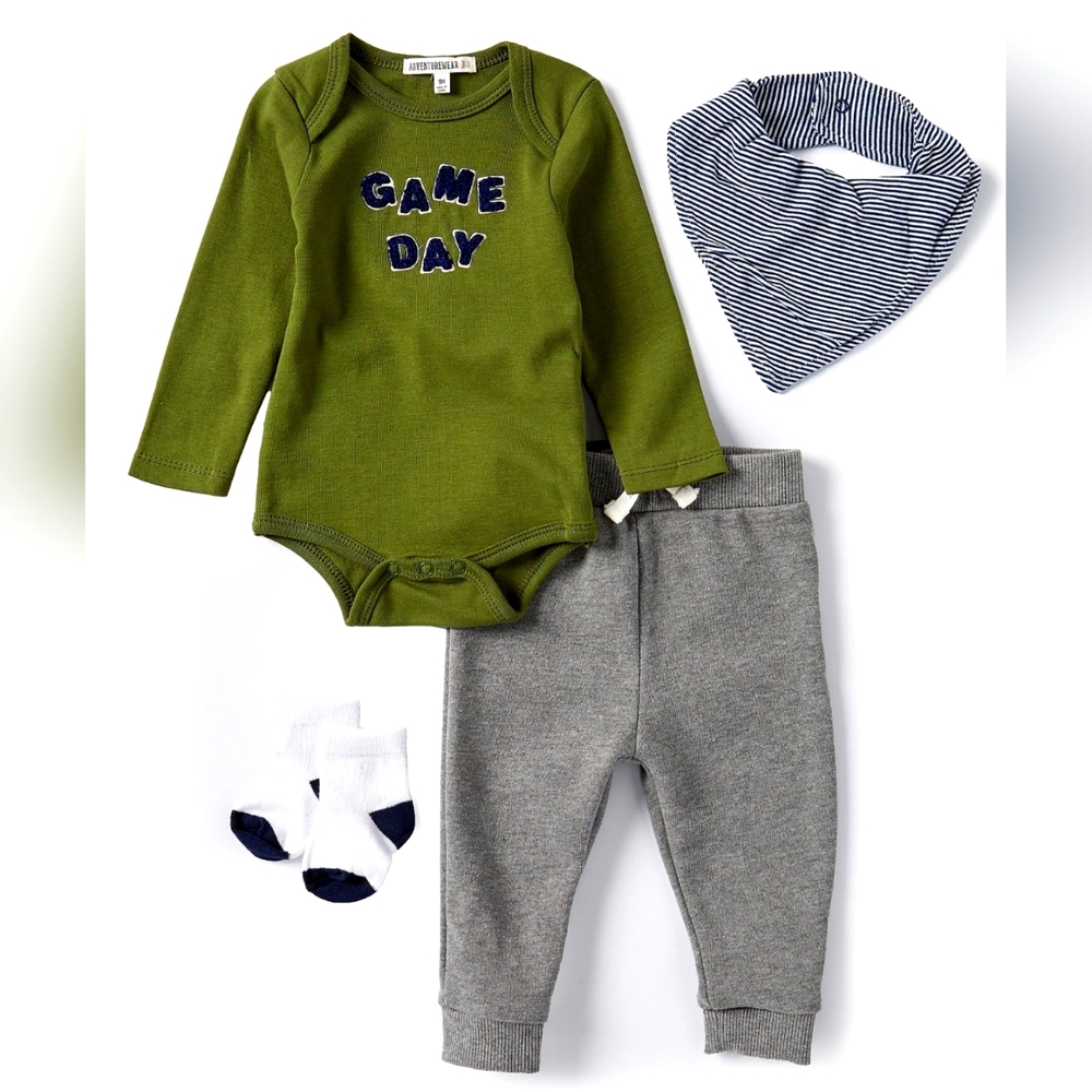 ADVENTUREWEAR Baby Boys 3M Game Day 4-Piece Layette Set New